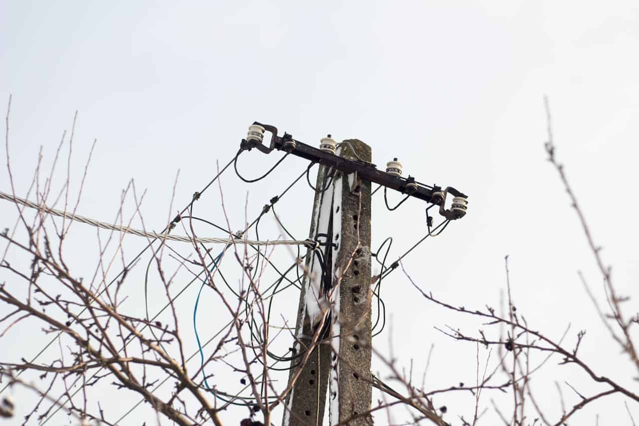 Jak uzyskać odszkodowanie za słupy energetyczne?