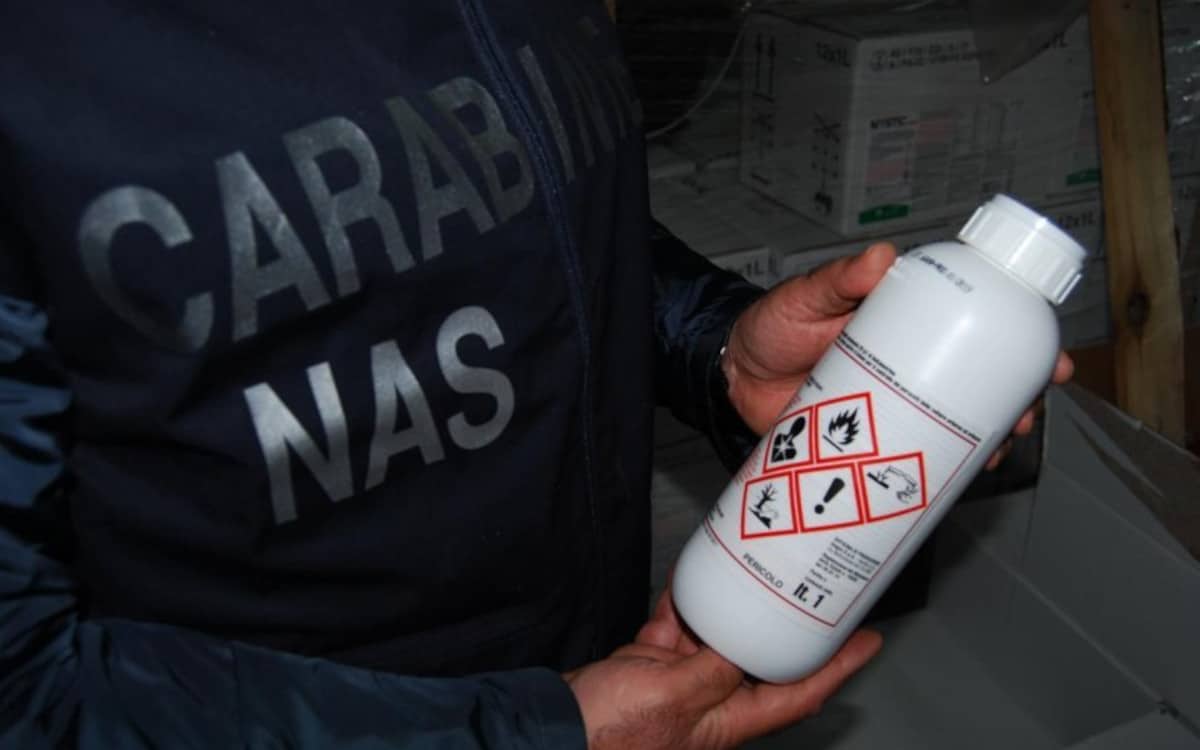 Skonfiskowano 1 346 ton podrobionych pestycydów o wartości 94 mln euro