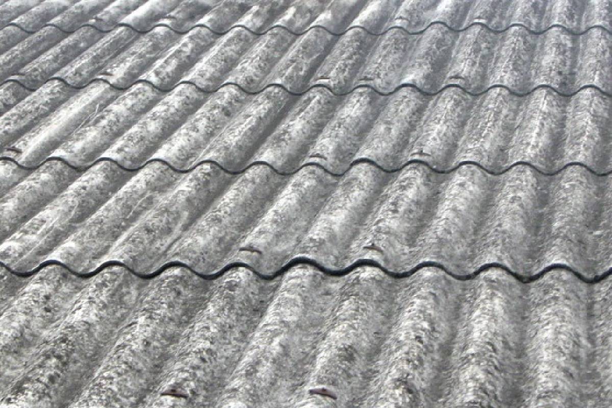 Duże zainteresowanie dofinansowaniem do wymiany dachów z azbestu. Wnioski tylko do 12 stycznia 