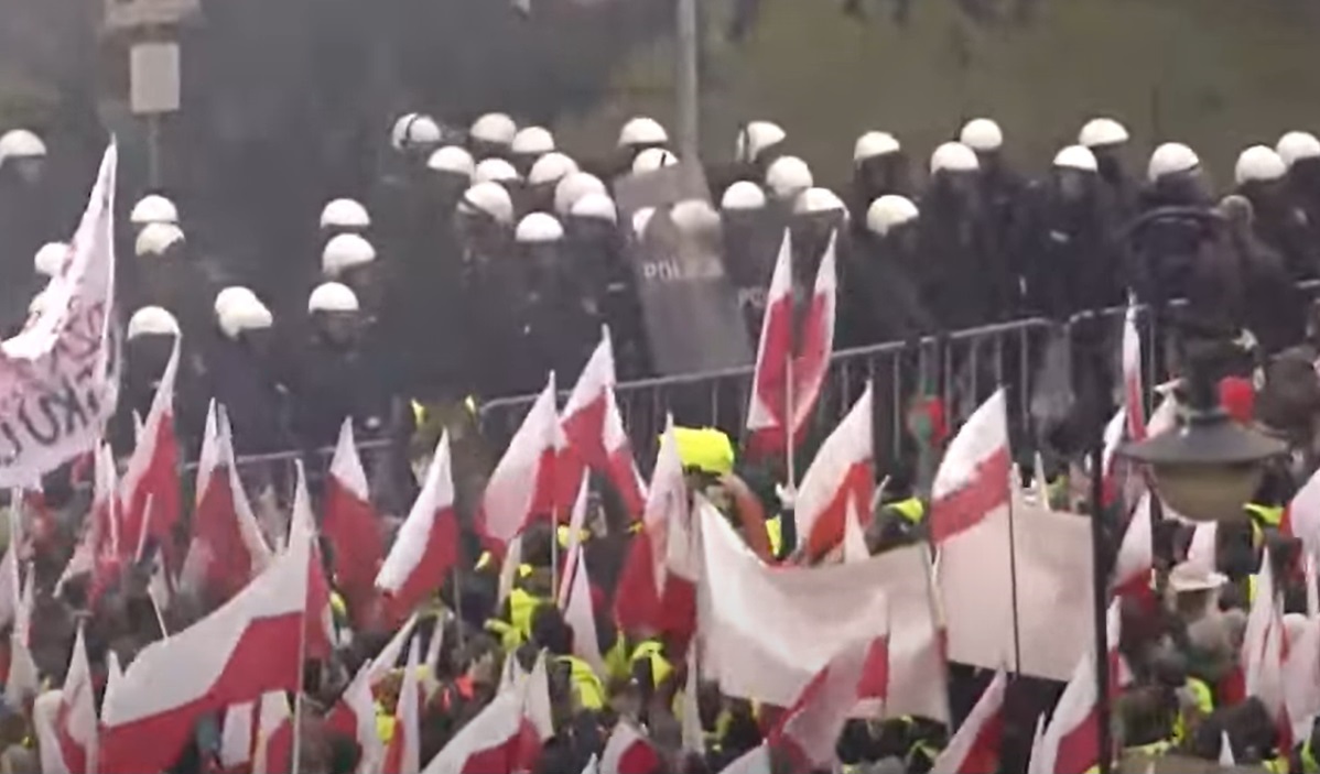 Policja użyła siły wobec protestujących rolników. Prowokacja czy walka z rolnikami?
