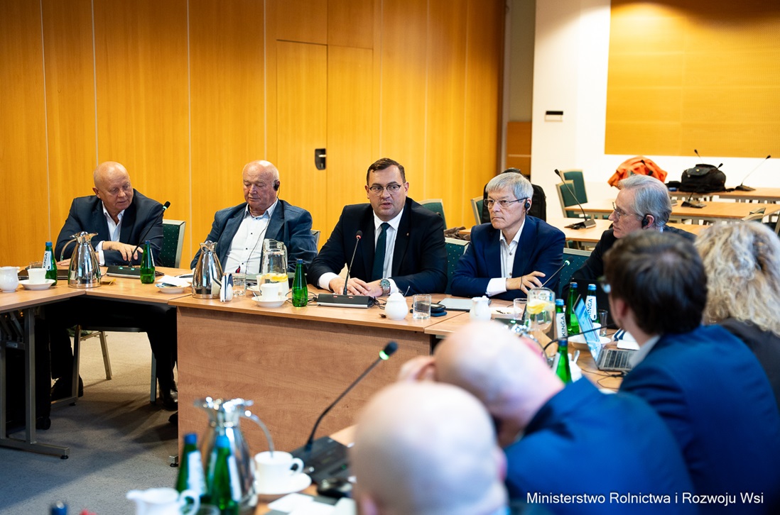 Krajewski: europejscy ministrowie rolnictwa muszą mówić jednym głosem. Dyskusja o długoterminowych rozwiązaniach dla europejskiego rolnictwa