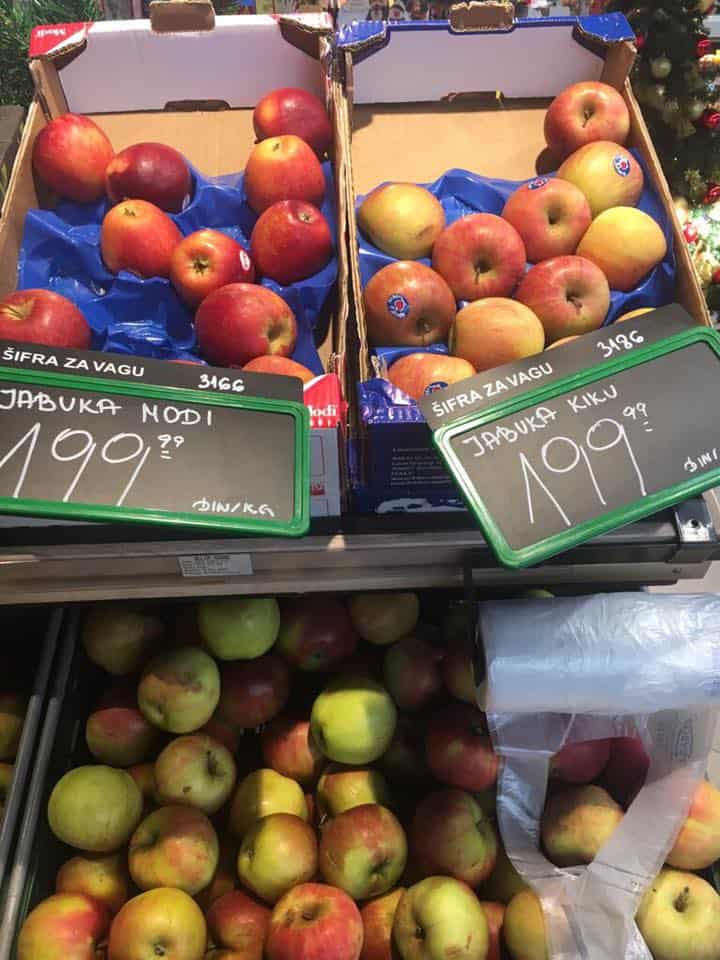 Ceny jabłek w serbskim supermarkecie