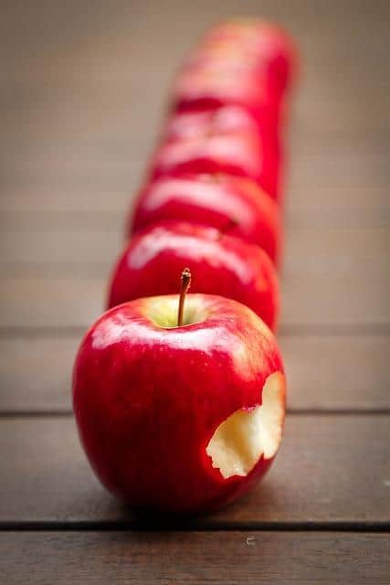 apples 634572 640