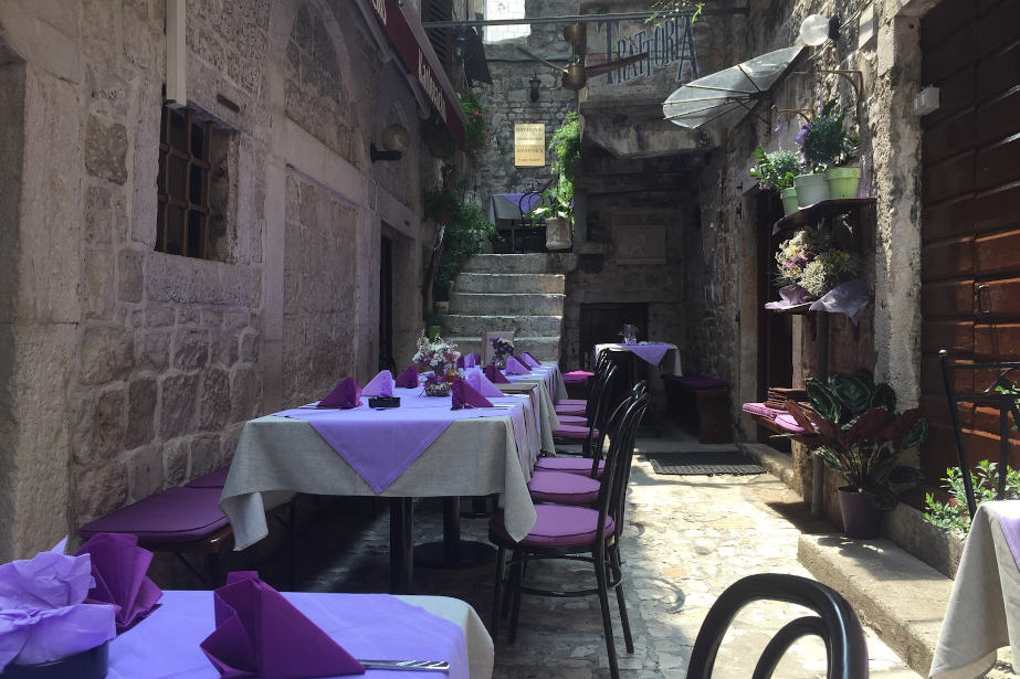 Włoscy rolnicy domagają się otwarcia gastronomii. Czy słusznie?